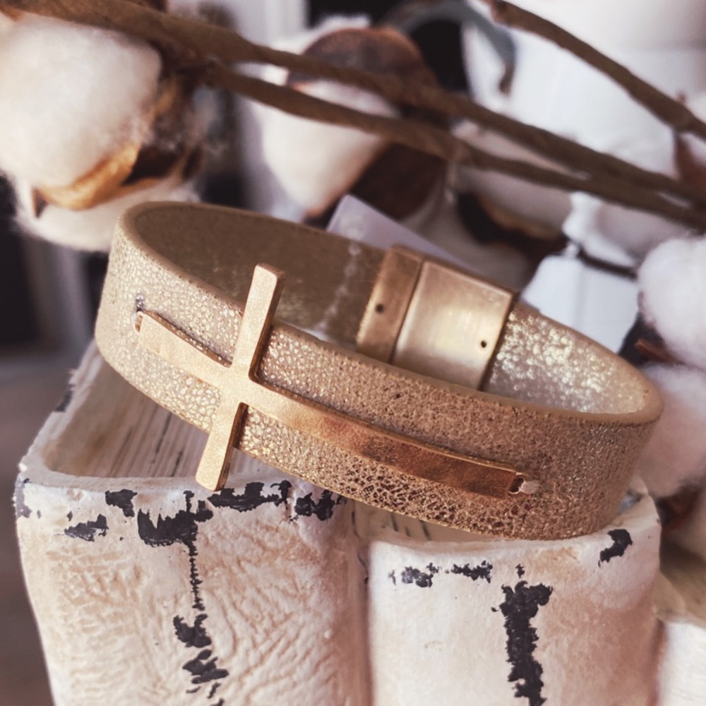 Gold tan Metallic Cross/Leather Magnetic bracelet, NWT Boutique
